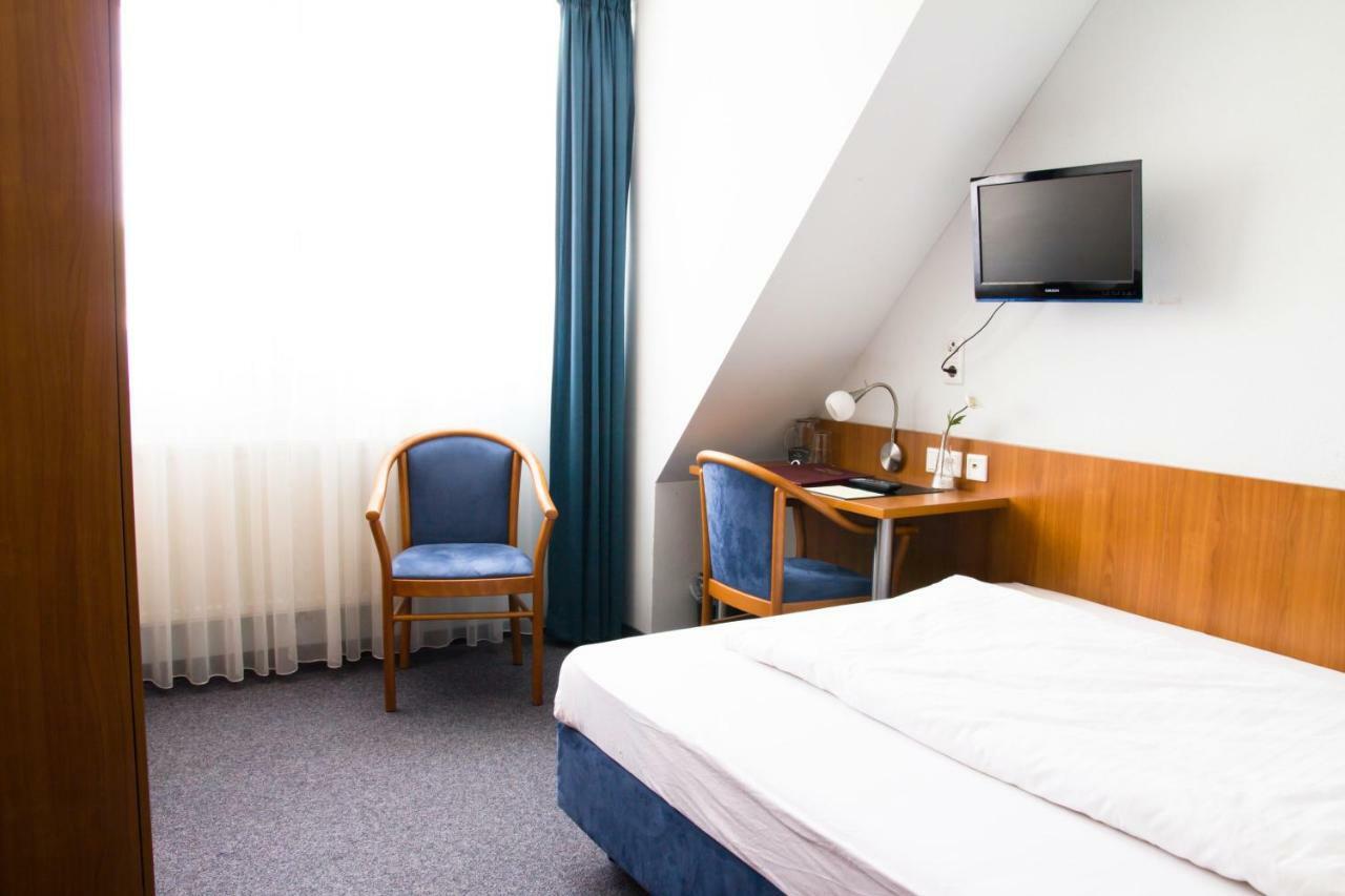 Gaestehaus Zur Kurve Цирндорф Экстерьер фото